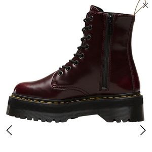 Dr Martens Jadon Eight Eye Boot